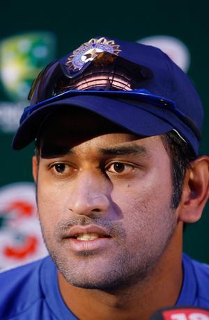 http://www.inewsindia.com/wp-content/uploads/2008/04/dhoni.JPG